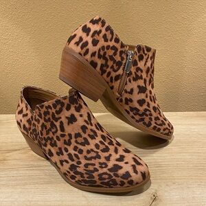 TORRID NWOT Leopard Print Ankle Booties, size 7W